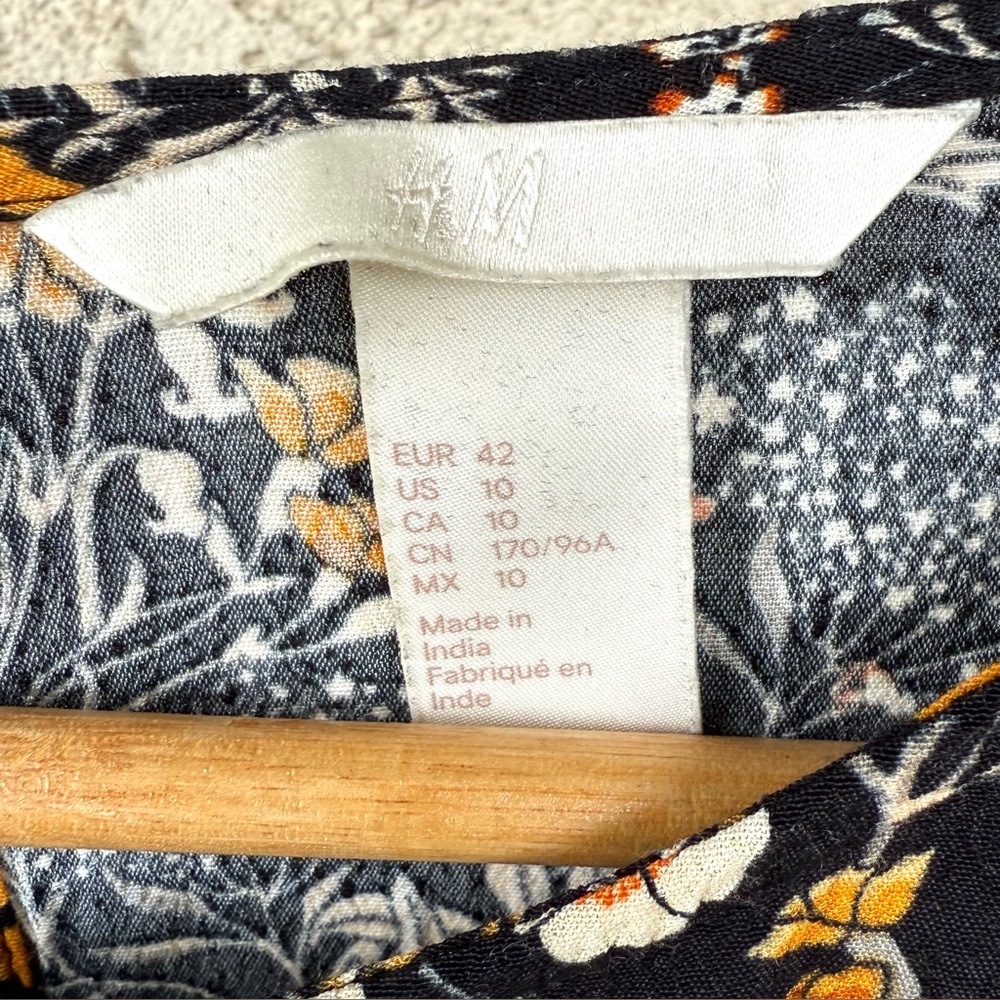 H&M 
Floral Black and Orange Women's Dress - Picture 10 of 14